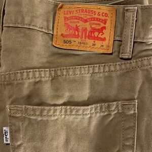 Awesome Levi’s 505 Khaki Colored Jeans!